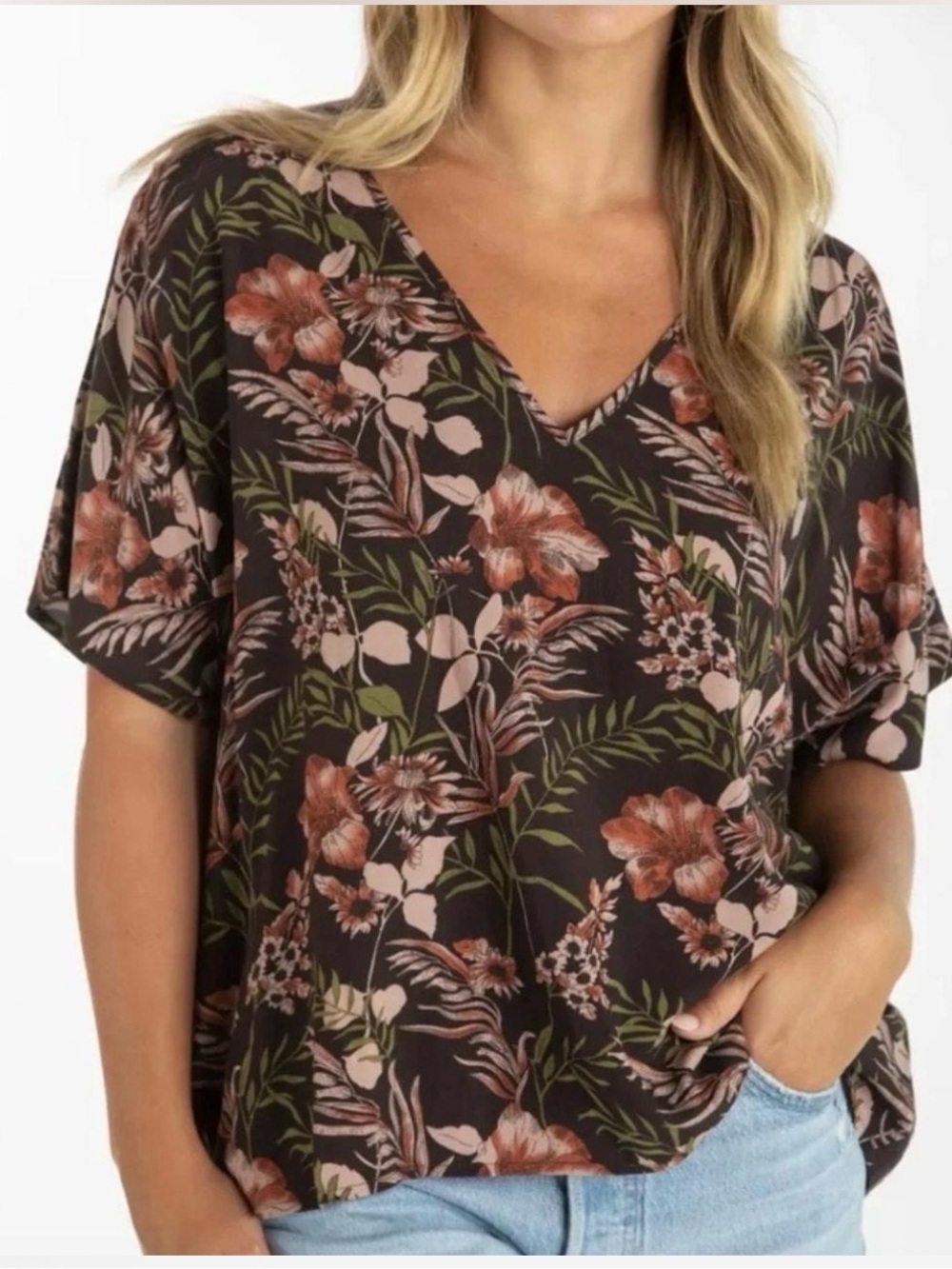 Natural Life Tropical/Boho V-Neck Short Sleeve Top, Size Medium (oversized to L)